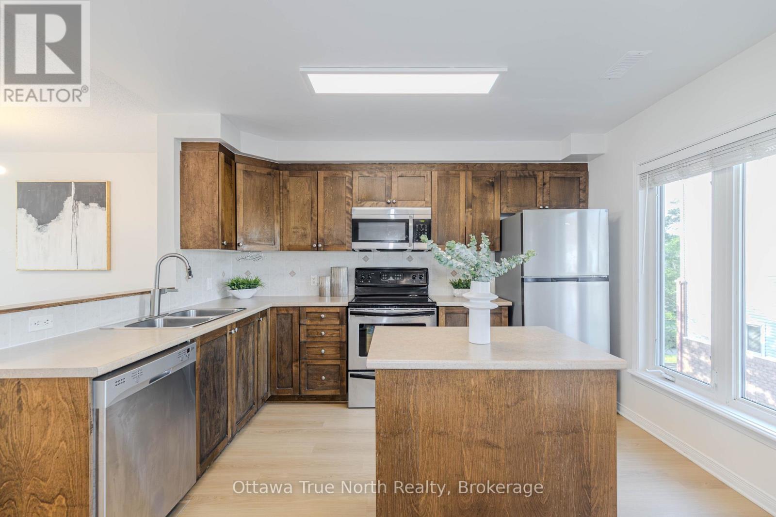 2 Bed, 2 Bath House for Sale in Ottawa – 9 – 276 KELTIE PRIVATE, Ottawa – MLS# X13627572 - Image 11