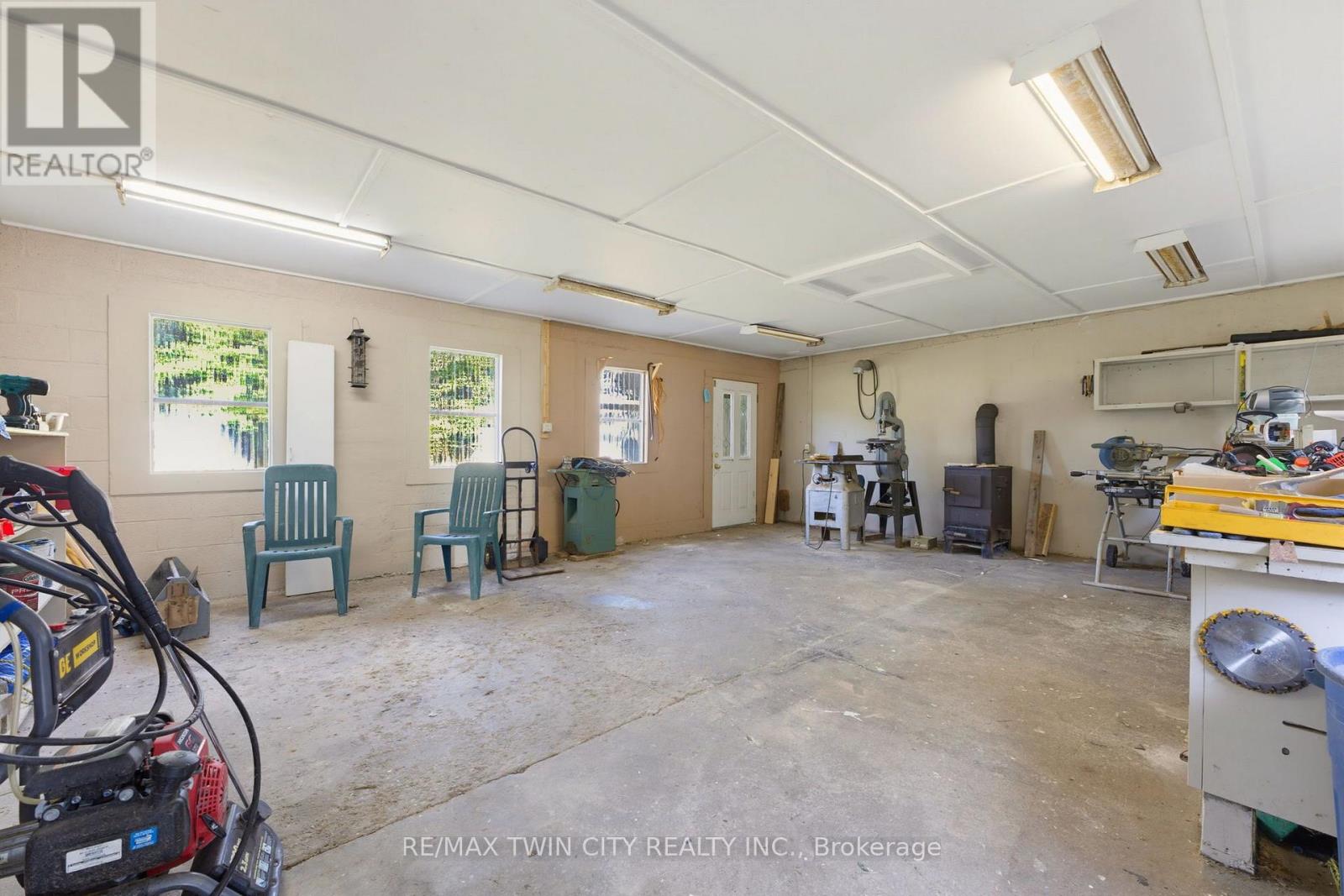 321 PINEHURST ROAD - Image 34