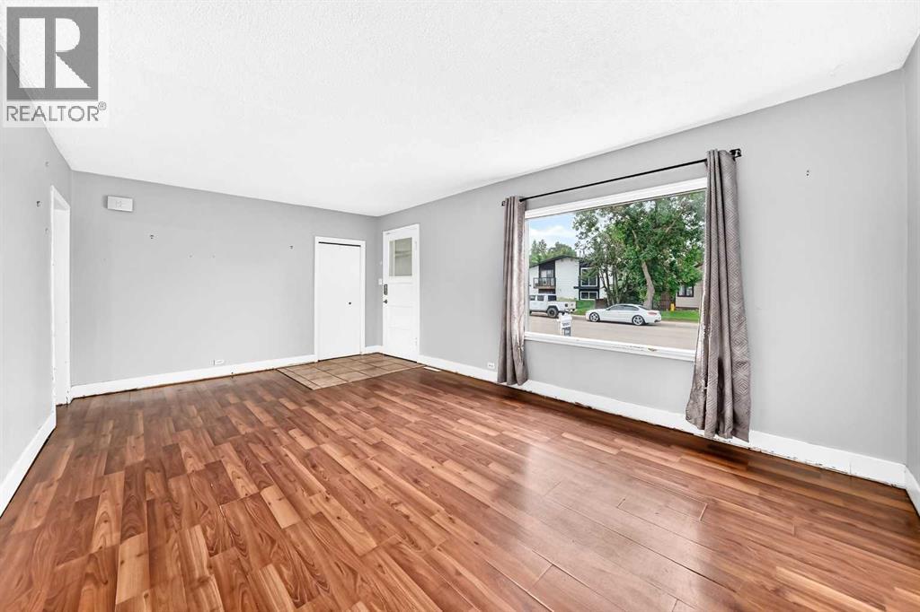 5040 46th Street, Innisfail