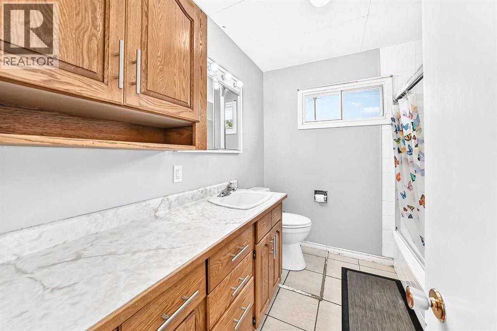 5040 46th Street, Innisfail