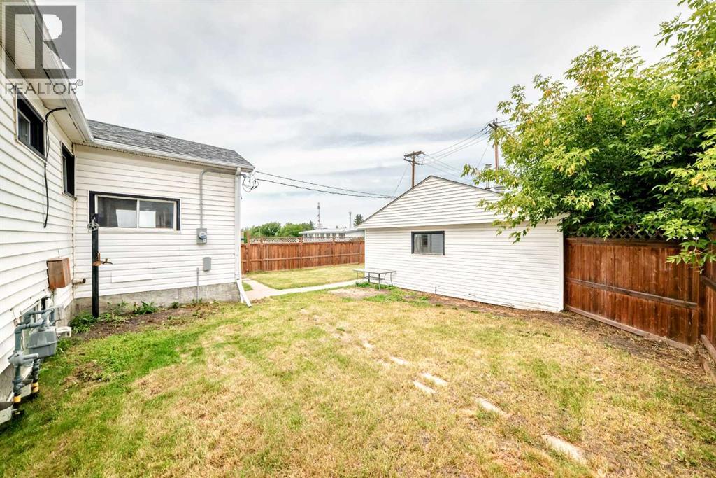 5040 46th Street, Innisfail