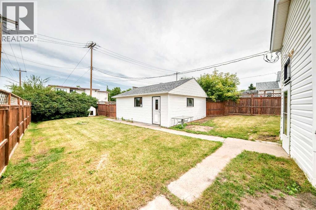 5040 46th Street, Innisfail