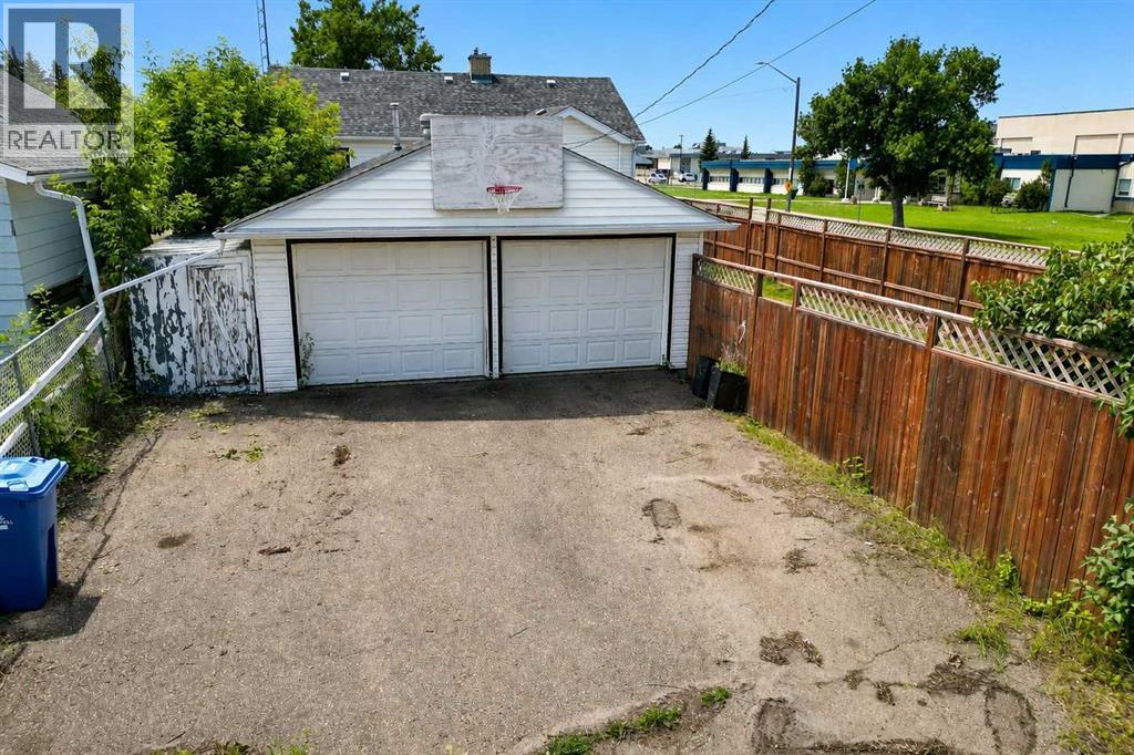 5040 46th Street, Innisfail