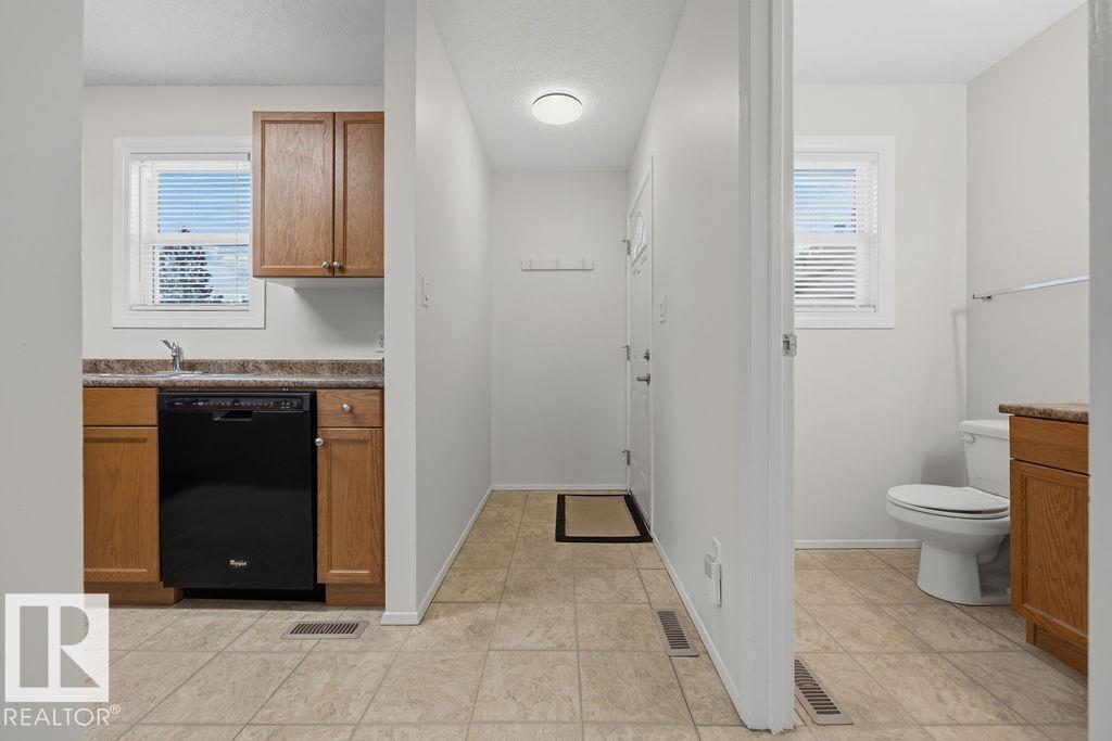 10473 24 AV NW - 16