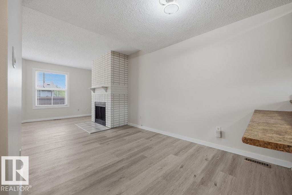 10473 24 AV NW - 9