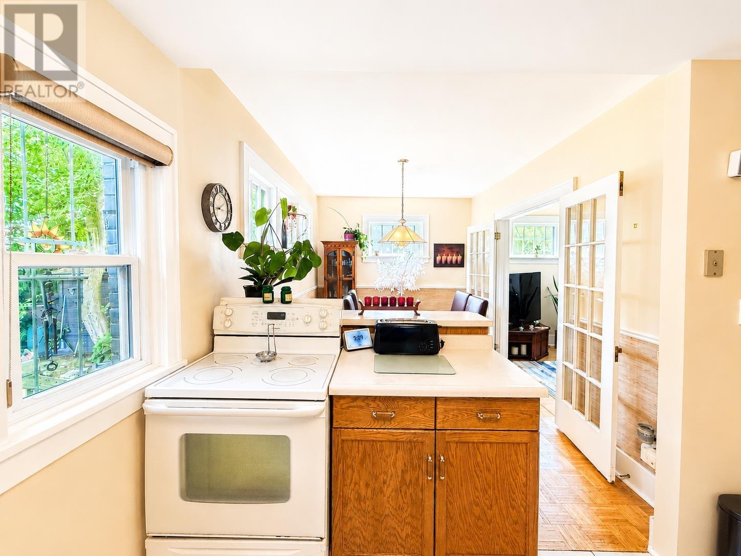 362 Brodie ST N - 20