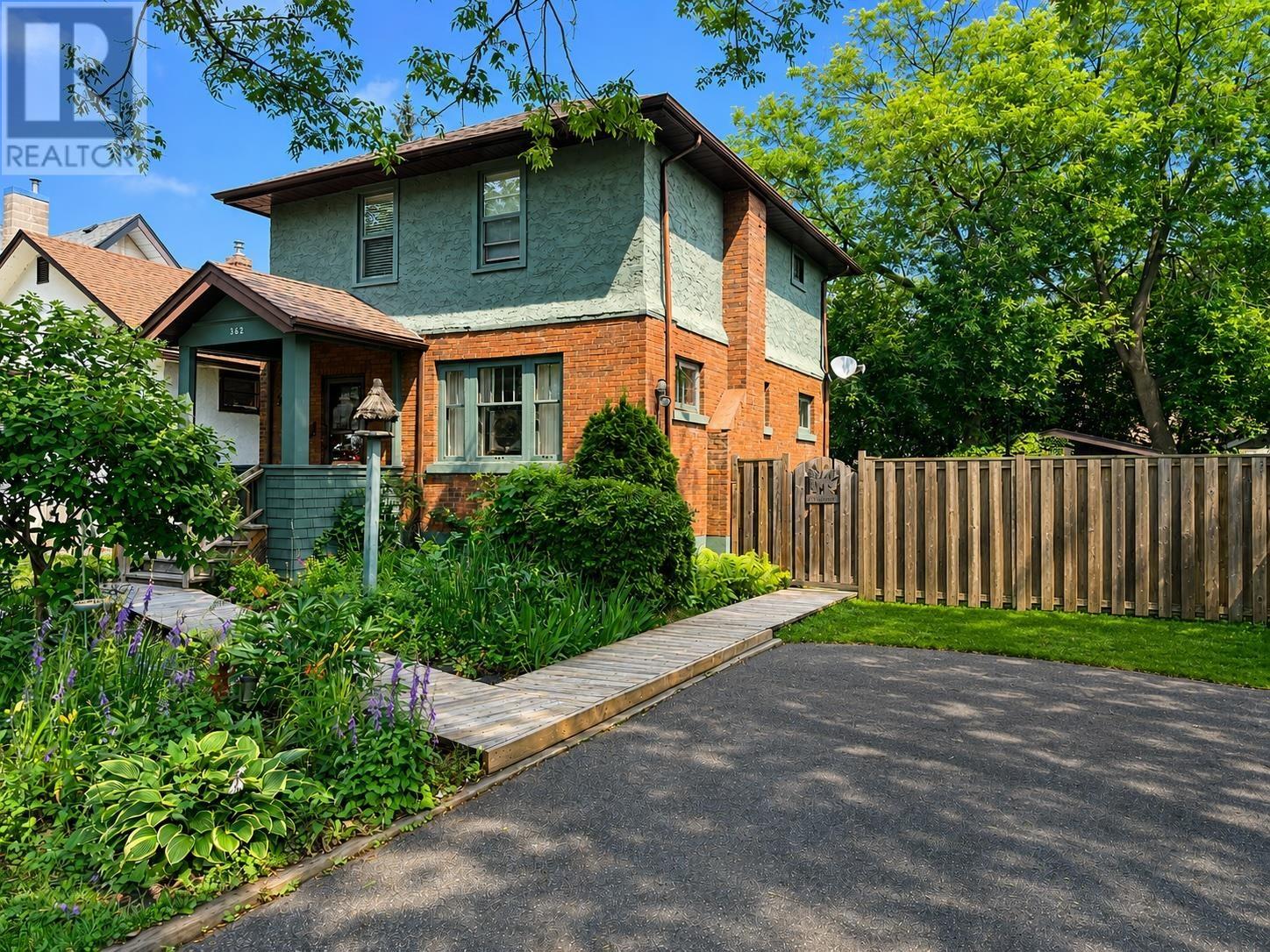 362 Brodie ST N - 4