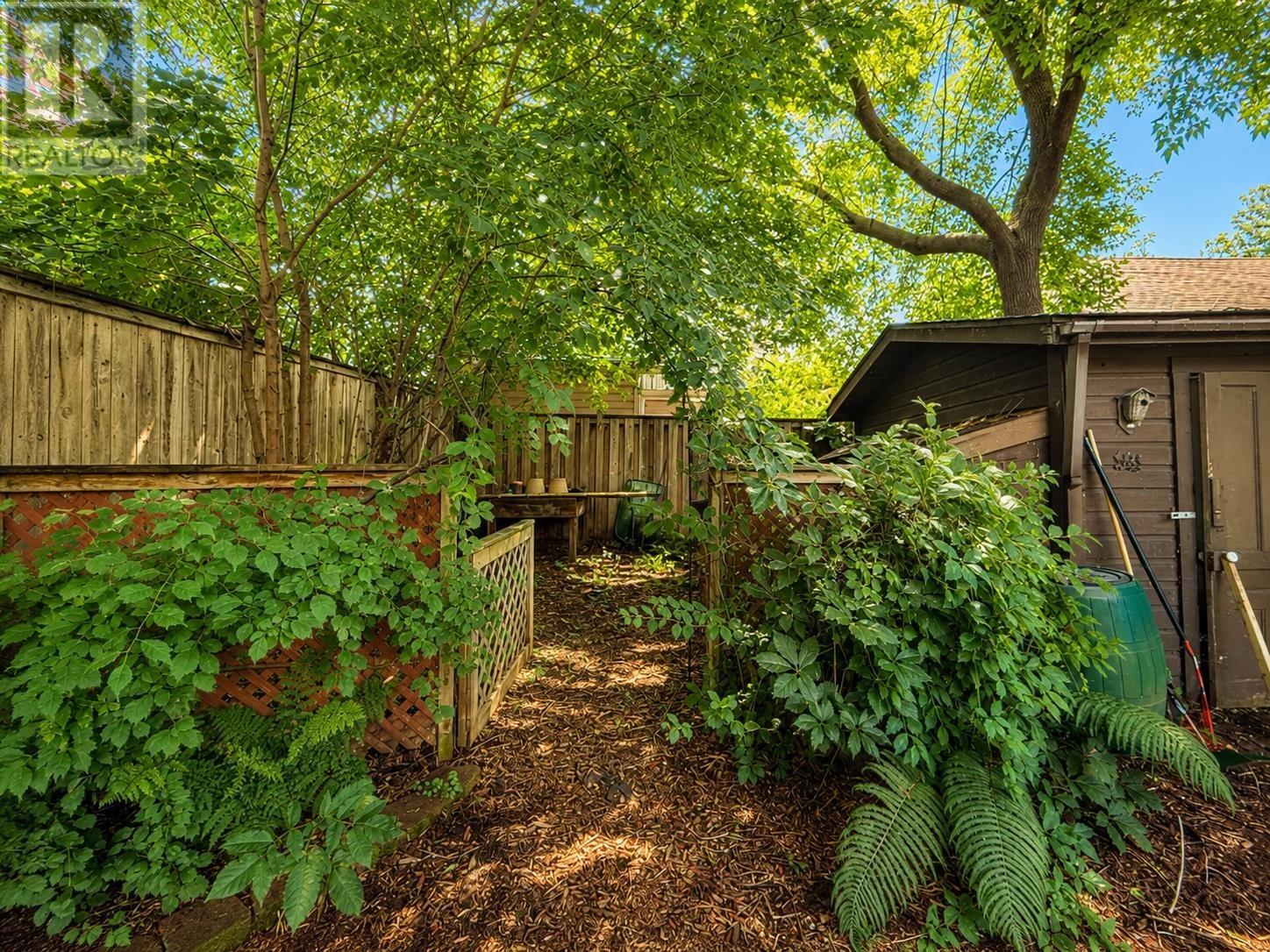 362 Brodie ST N - 50