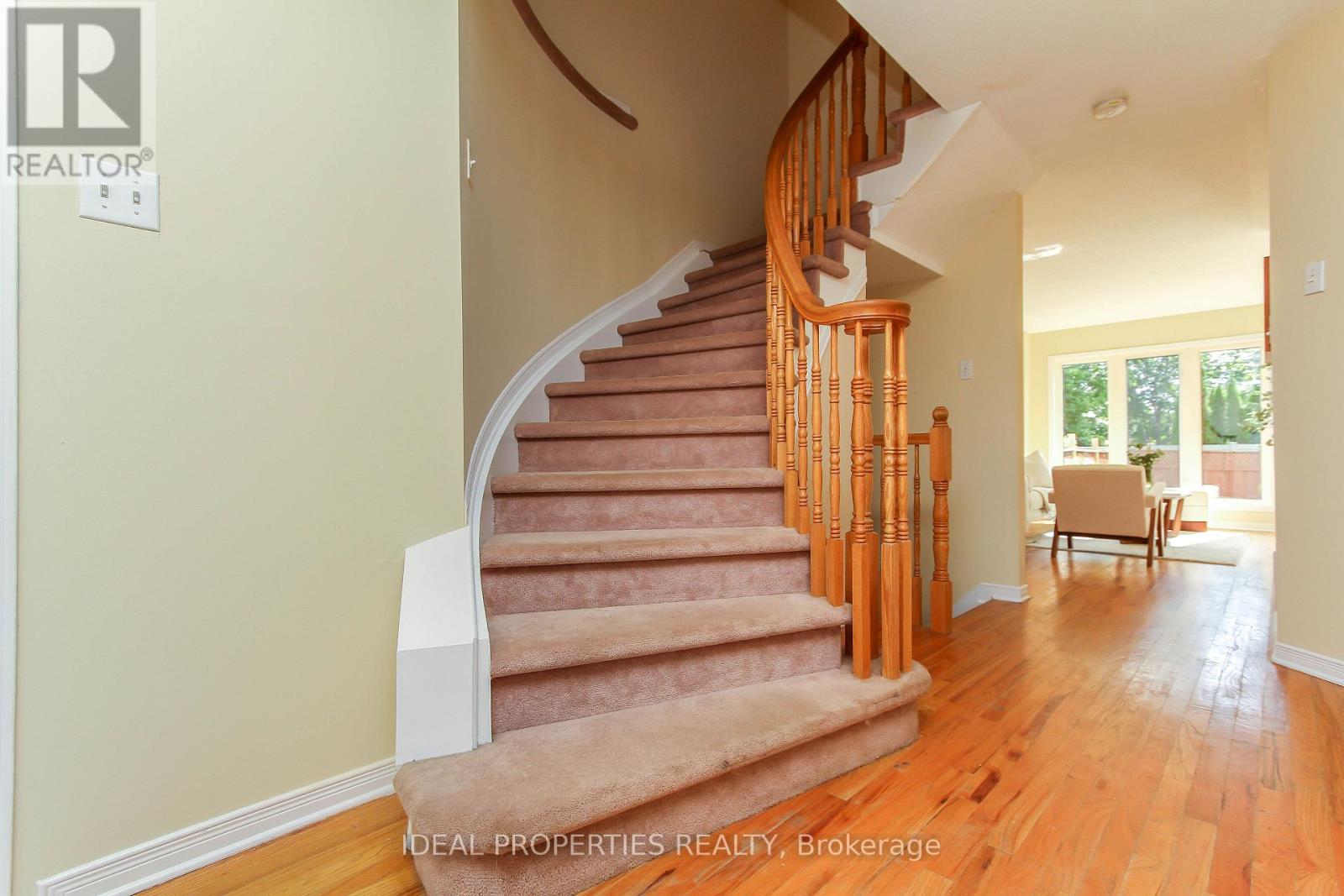 3 Bed, 3 Bath House for Sale in Ottawa – 418 BEATRICE DRIVE, Ottawa – MLS# X13627856 - Image 24