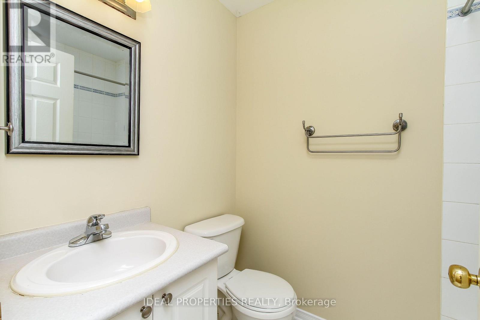 3 Bed, 3 Bath House for Sale in Ottawa – 418 BEATRICE DRIVE, Ottawa – MLS# X13627856 - Image 35