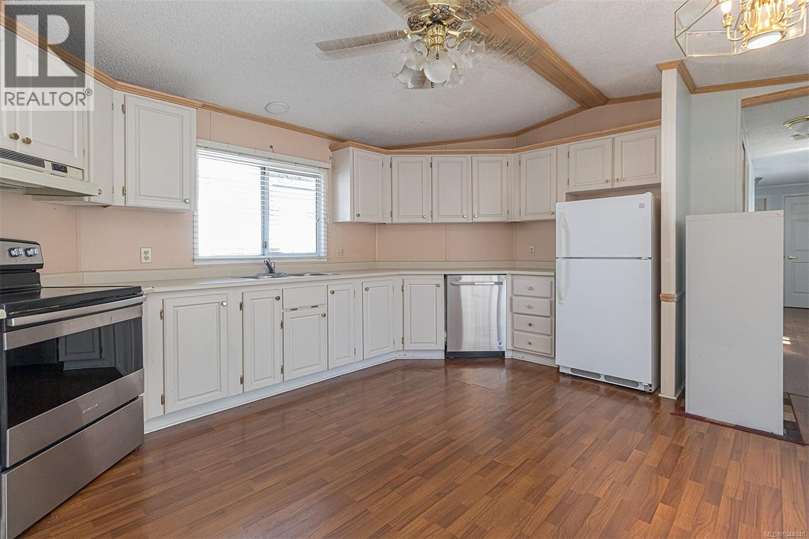 #23 7583 Central Saanich Rd - 15