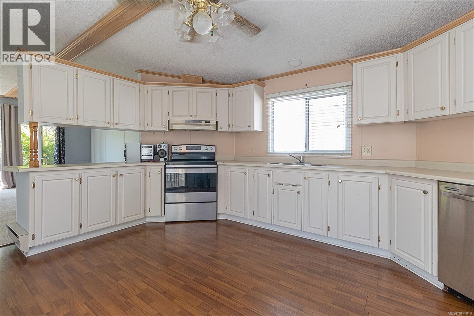 #23 7583 Central Saanich Rd - 16