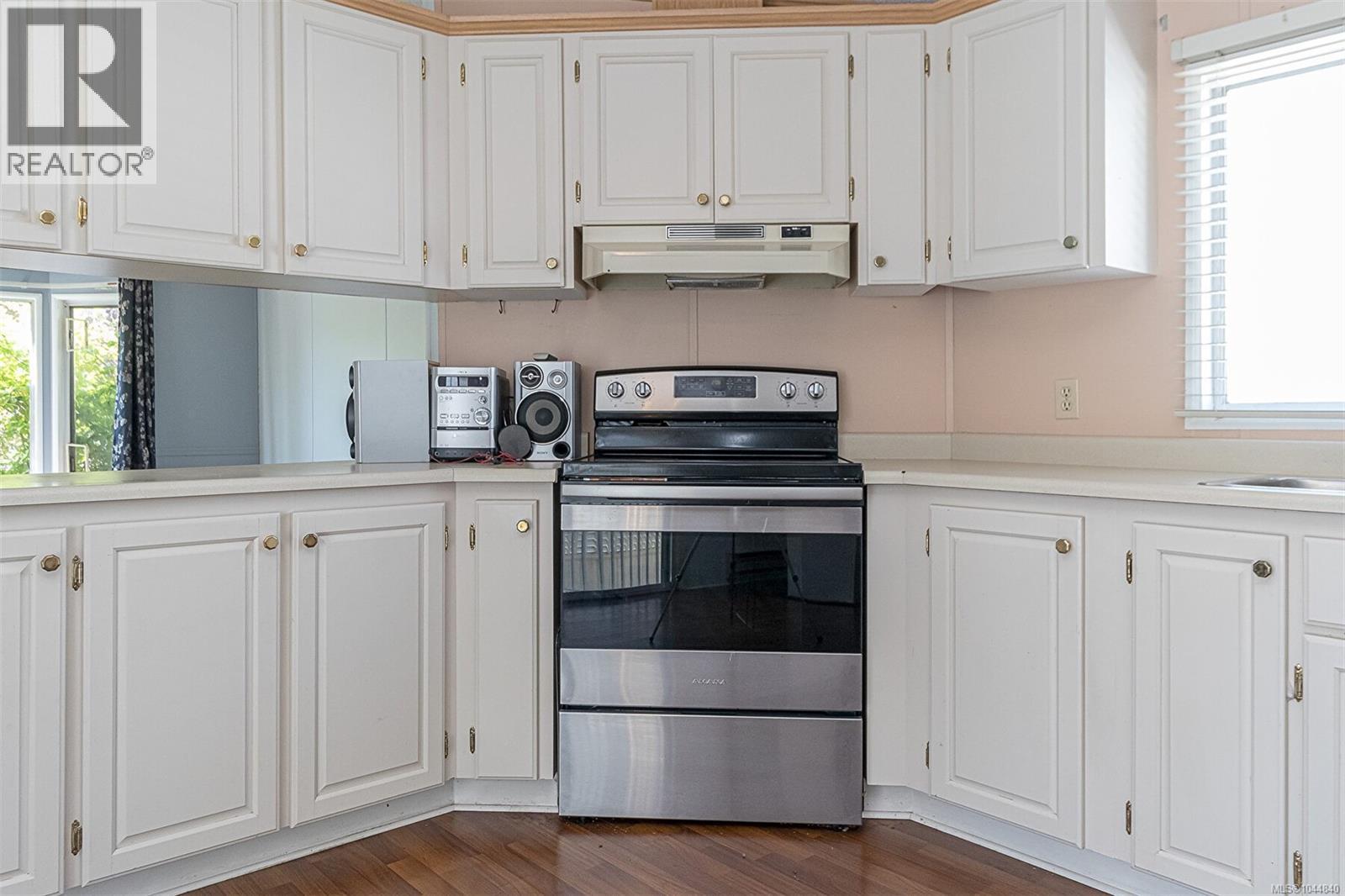 #23 7583 Central Saanich Rd - 17