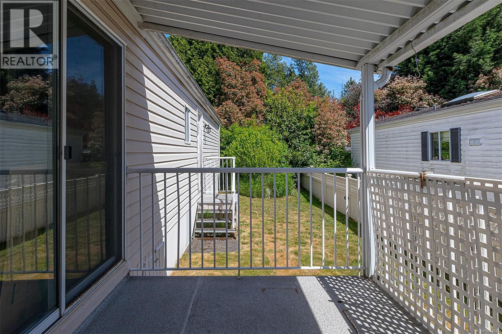 #23 7583 Central Saanich Rd - 27