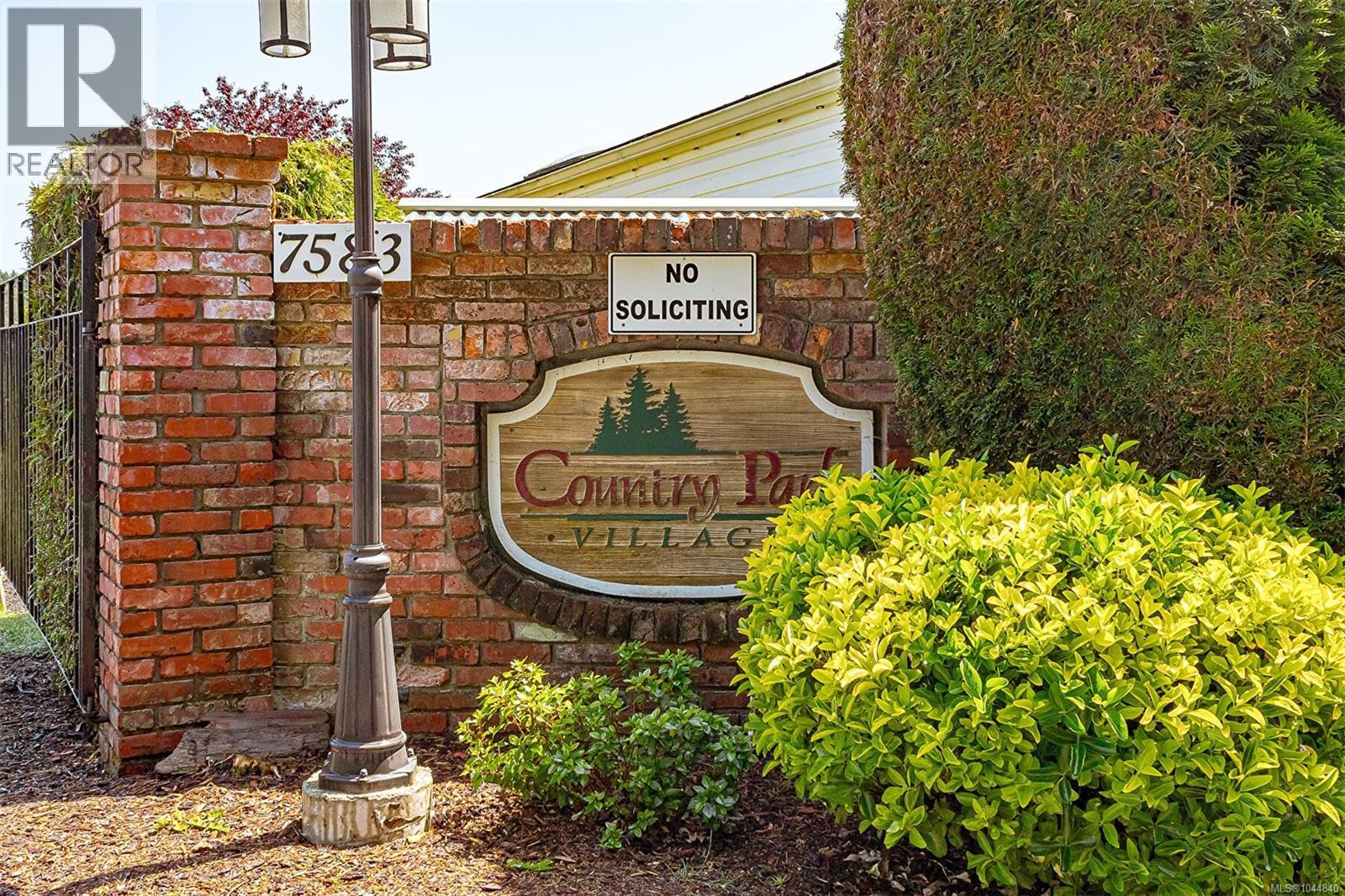 #23 7583 Central Saanich Rd - Image 3