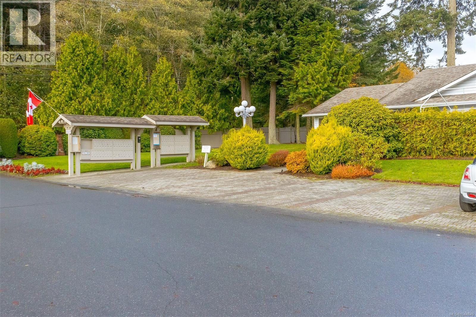 #23 7583 Central Saanich Rd - 4