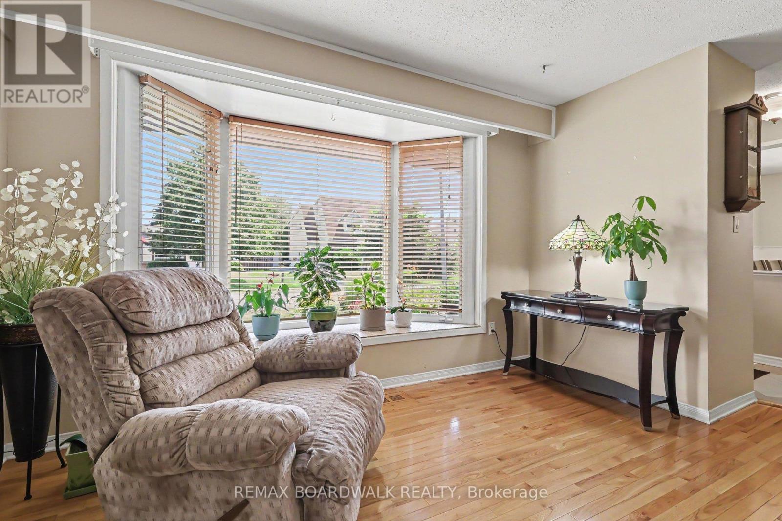 3 Bed, 2 Bath House for Sale in Ottawa – 329 PINTAIL TERRACE, Ottawa – MLS# X13627892 - Image 13
