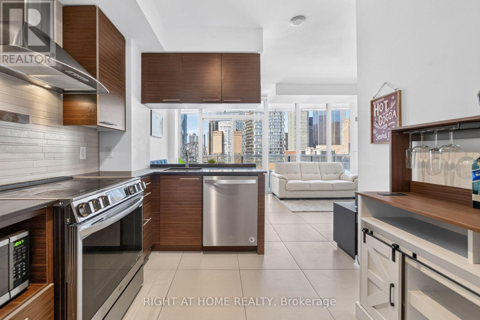 #1604 1 MARKET STREET - 11