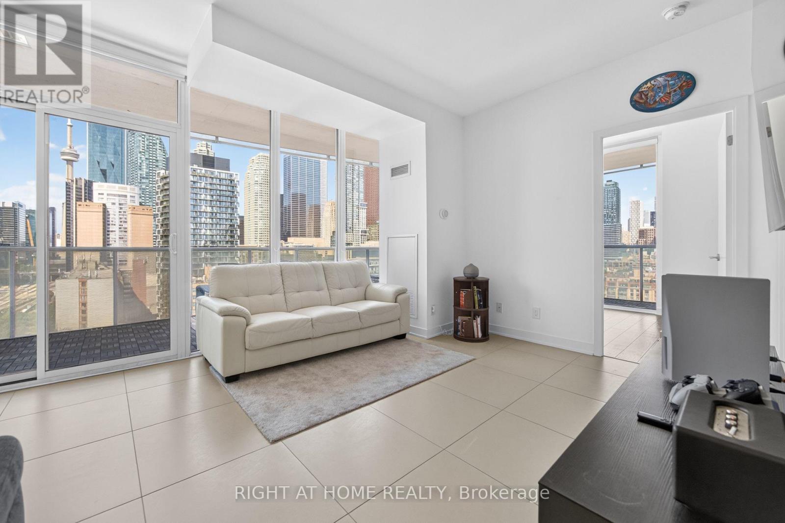 #1604 1 MARKET STREET - 16