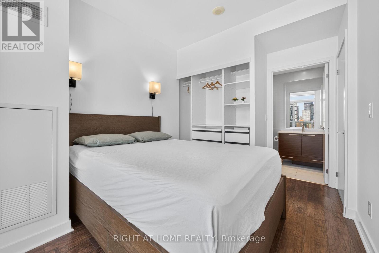 #1604 1 MARKET STREET - 20