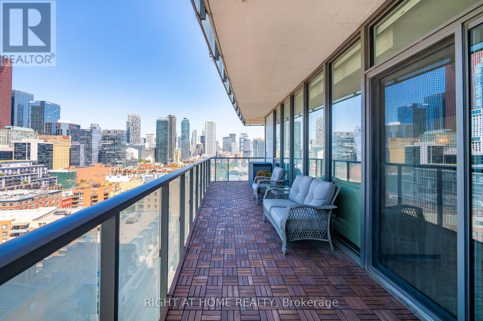 #1604 1 MARKET STREET - 24