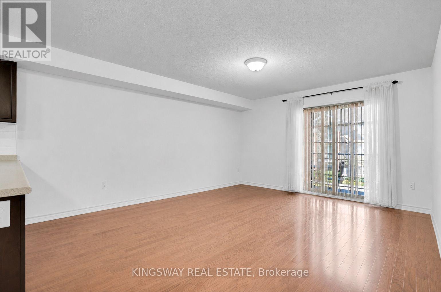 #19 41 COULTER STREET - 13