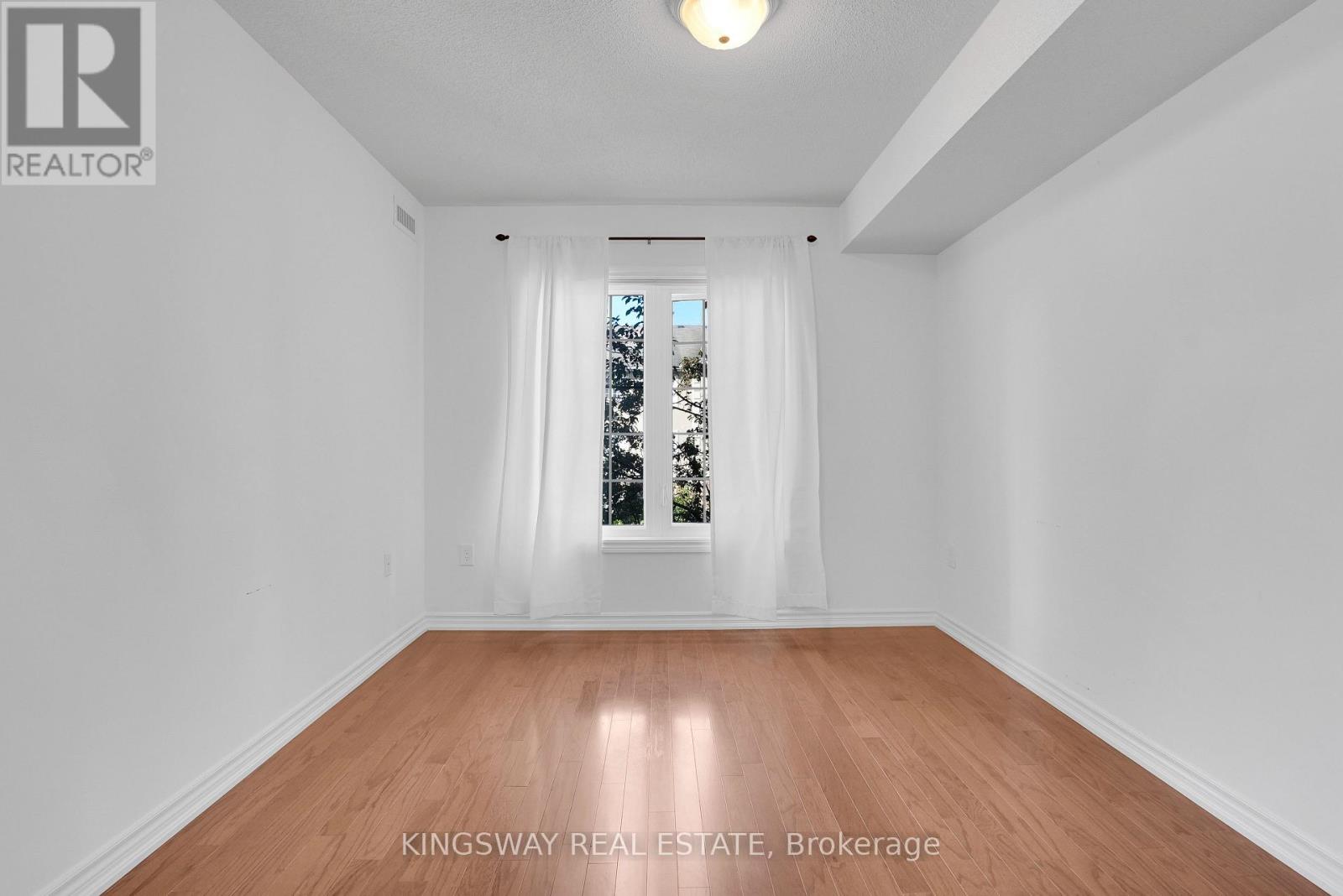 #19 41 COULTER STREET - 18