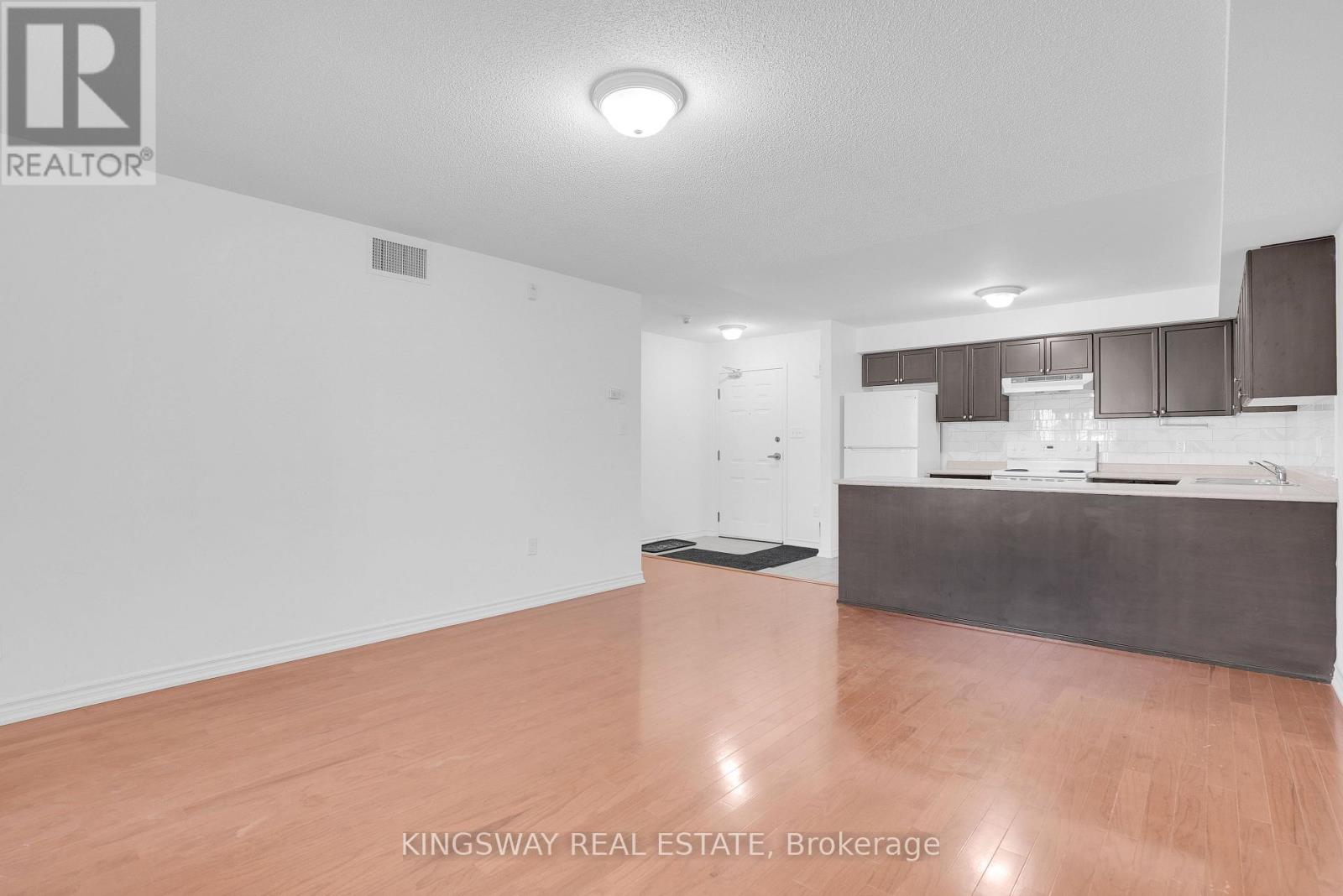 #19 41 COULTER STREET - Image 6