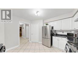2590 Ambercroft Trail, Mississauga, ON L5M4K3 Photo 18