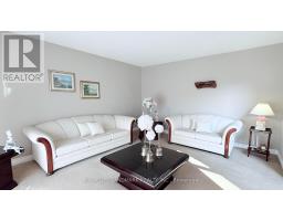 Dining room - 2590 Ambercroft Trail, Mississauga, ON L5M4K3 Photo 6