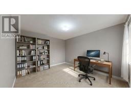 Family room - 2590 Ambercroft Trail, Mississauga, ON L5M4K3 Photo 9