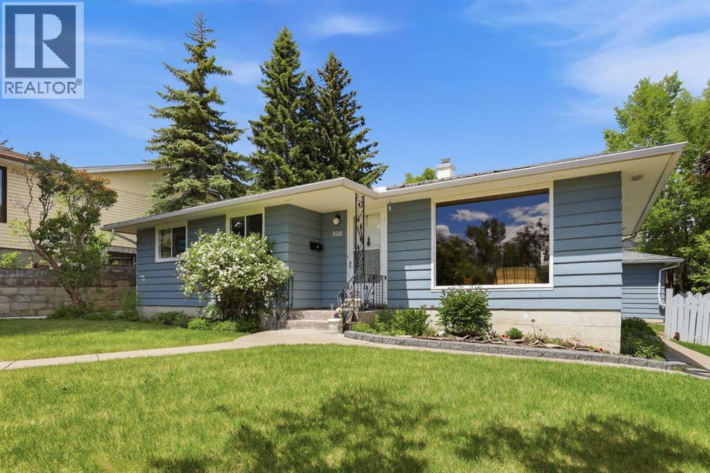 908 30 Avenue NW, Cambrian Heights, Calgary photo 2