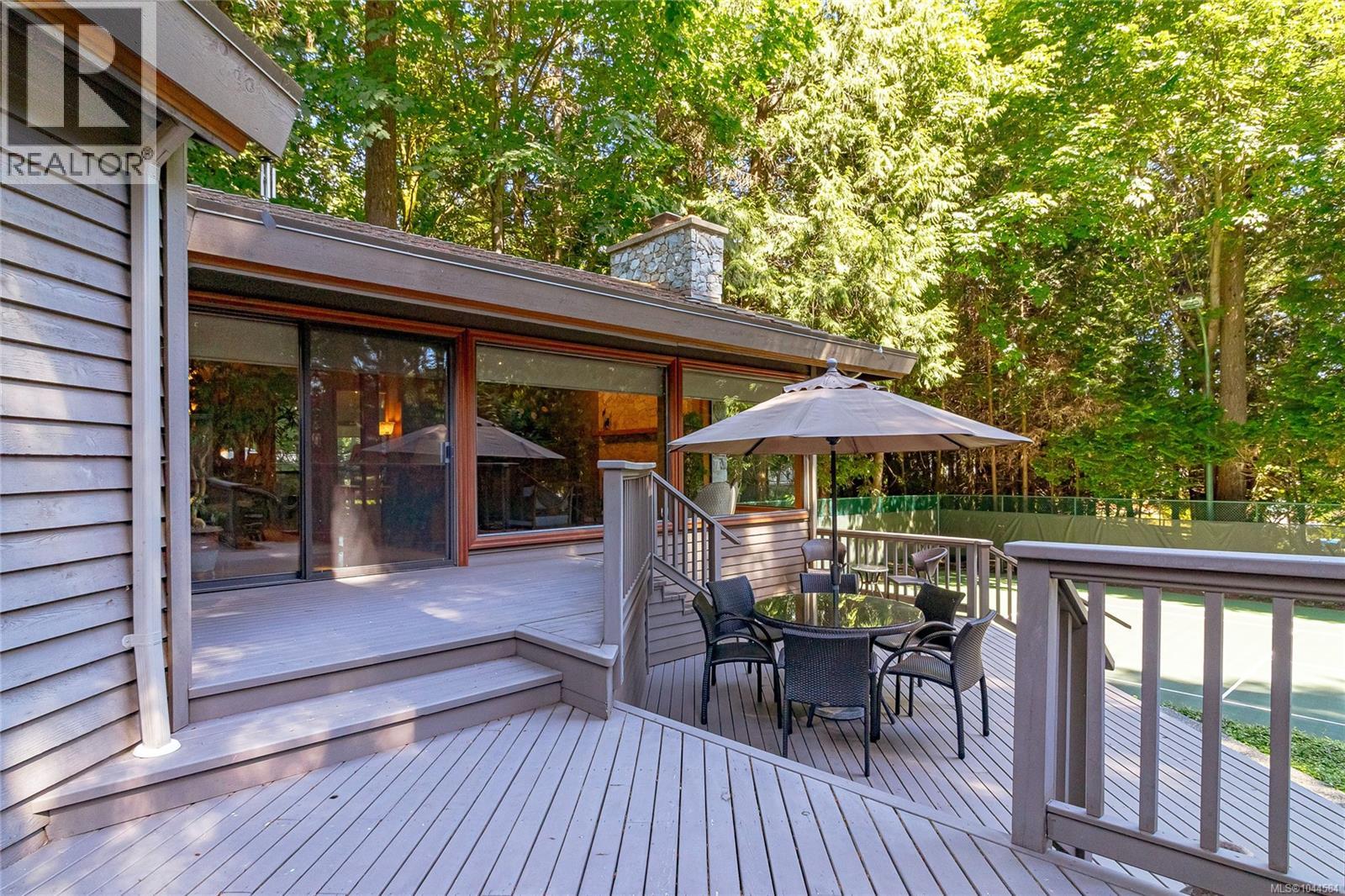  1015 Kentwood Place, Saanich