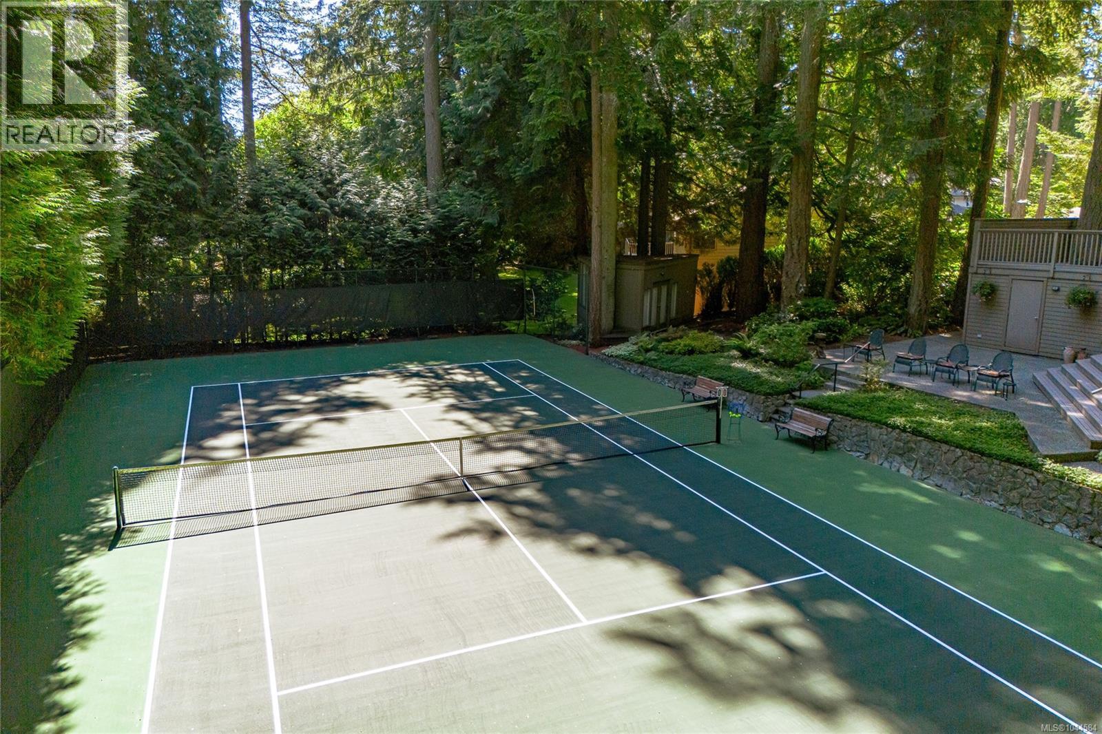  1015 Kentwood Place, Saanich