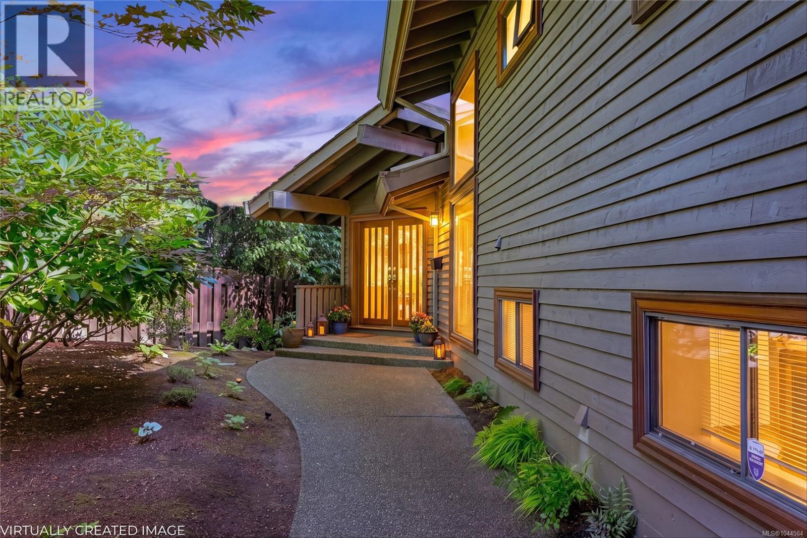  1015 Kentwood Place, Saanich