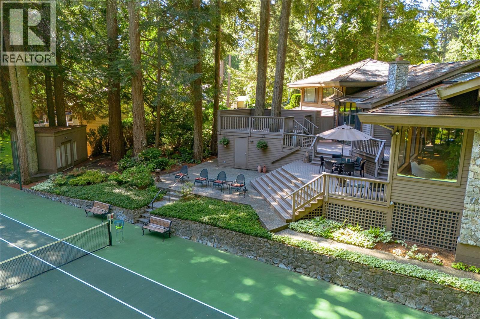  1015 Kentwood Place, Saanich