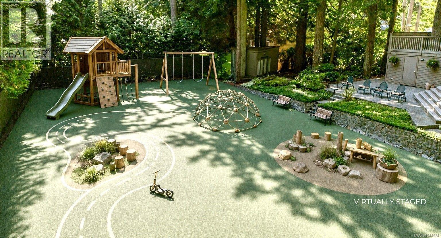  1015 Kentwood Place, Saanich