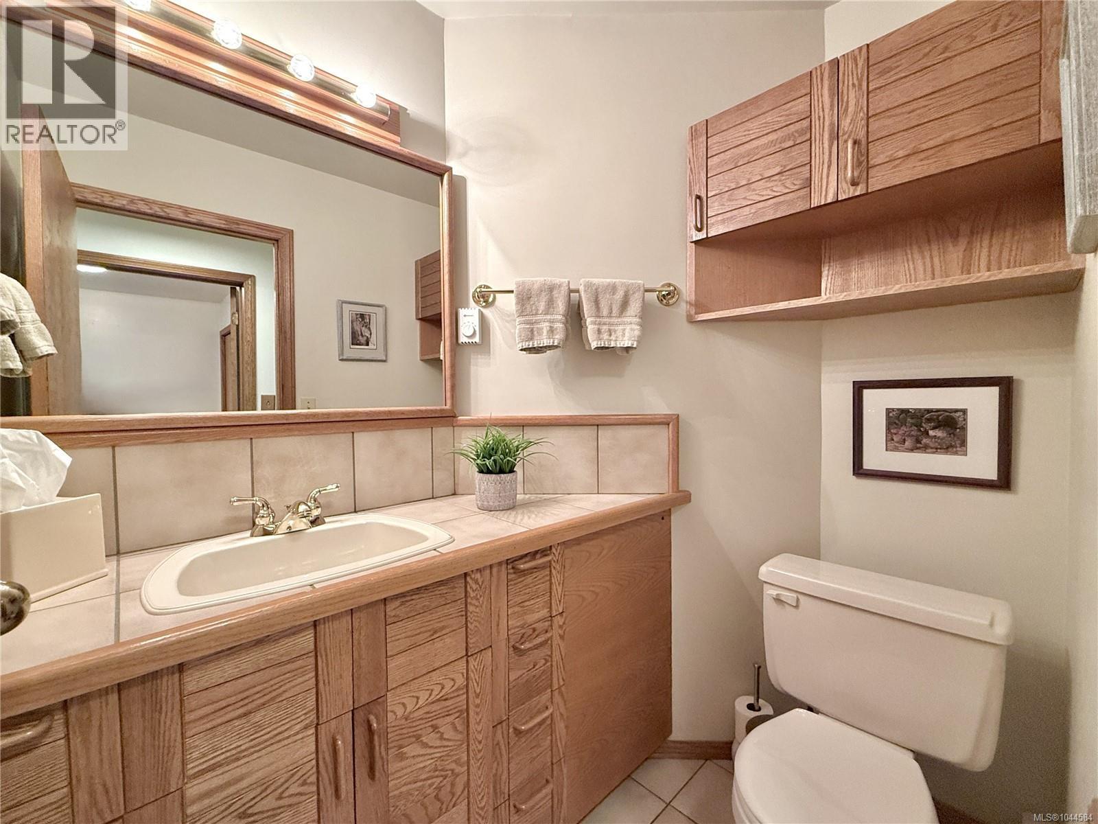  1015 Kentwood Place, Saanich