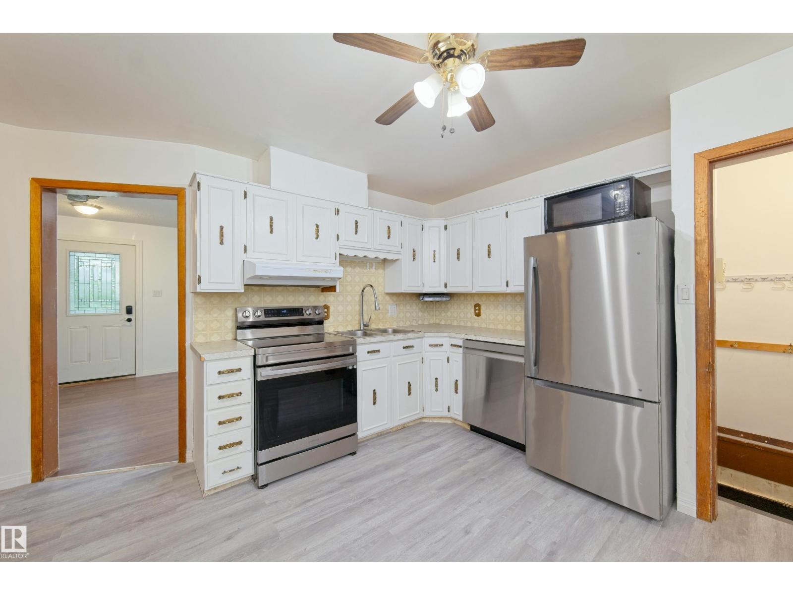 4510 55 Avenue - 11