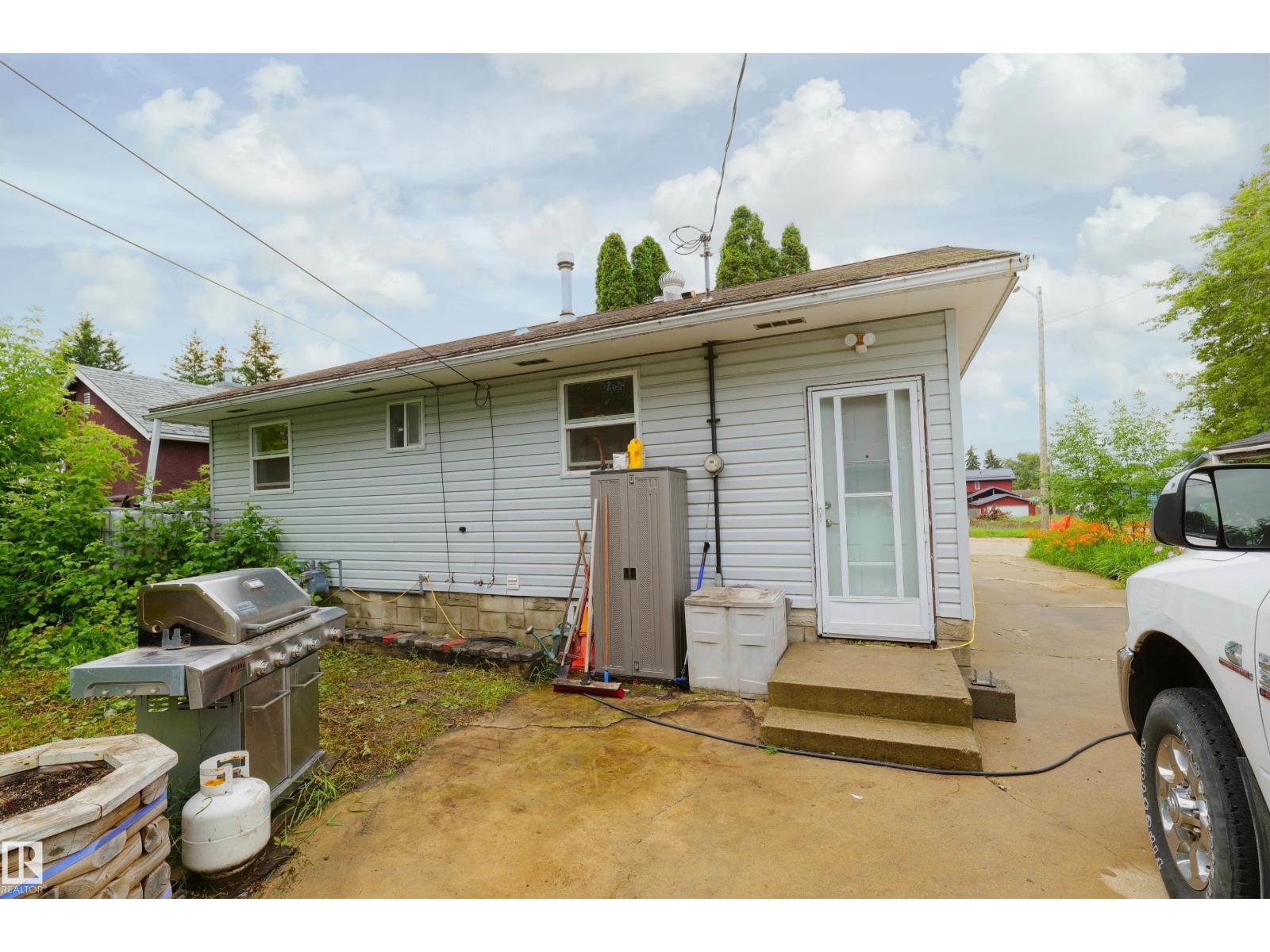 4510 55 Avenue - Image 35