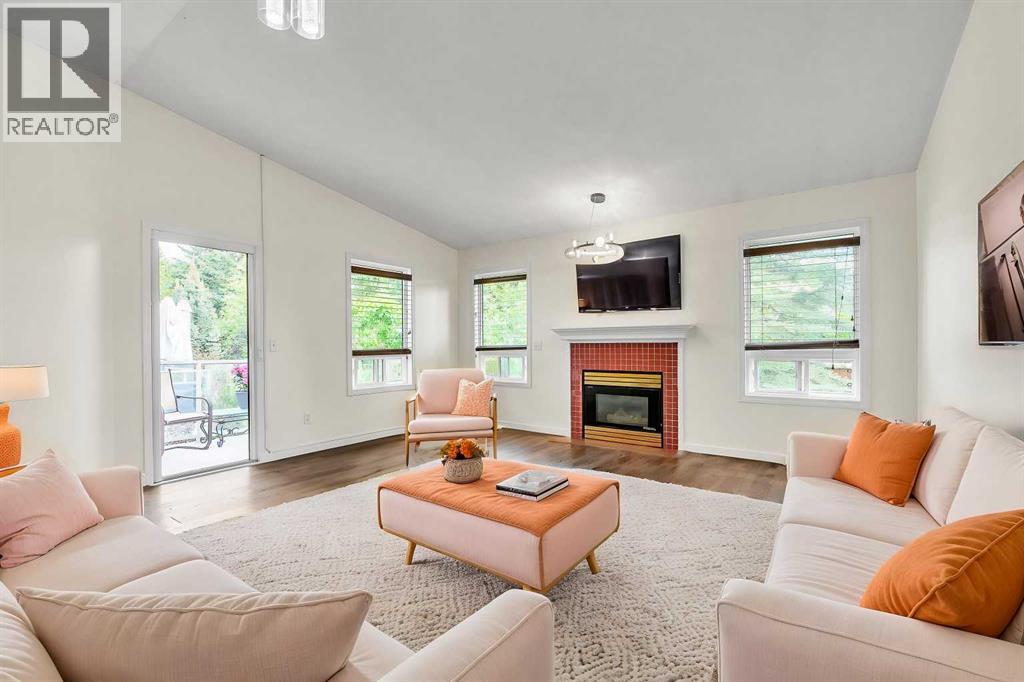 68 Catalina Circle NE, Monterey Park, Calgary photo 2