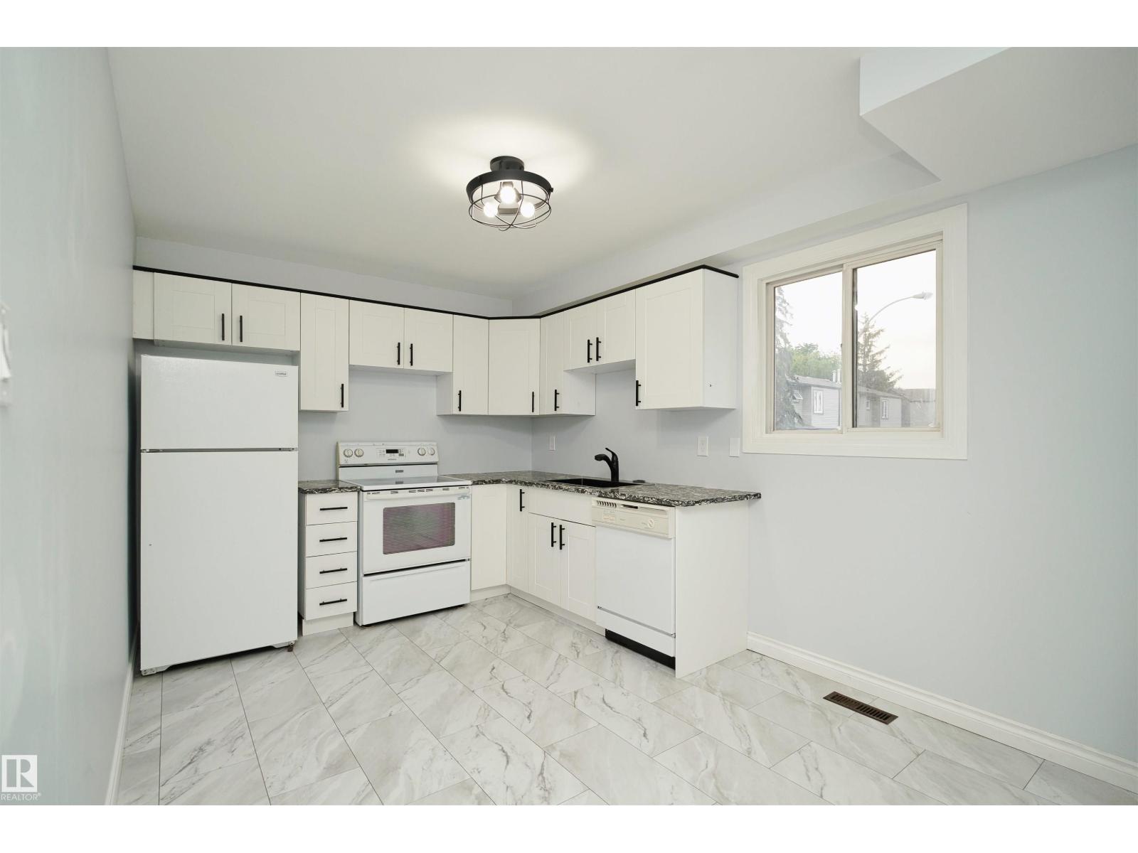 1679 LAKEWOOD RD NW NW, Meyonohk, Edmonton photo 3
