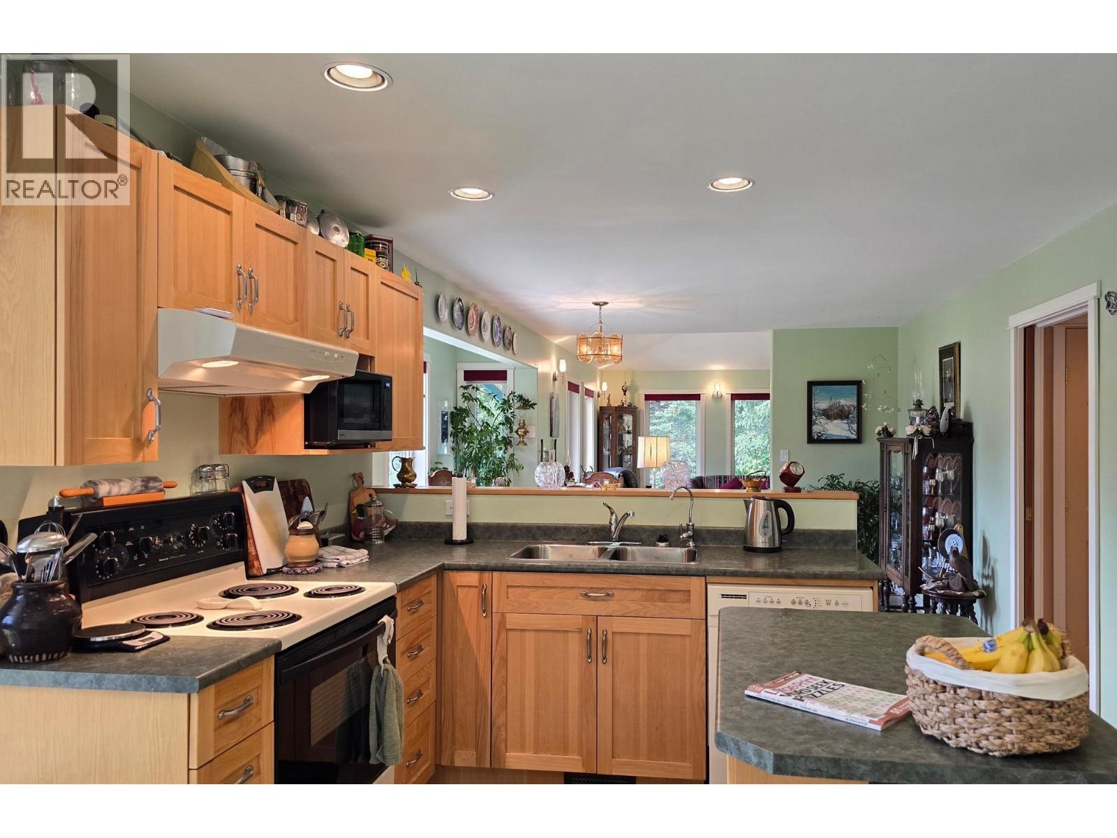 2842 PIONEER CRESCENT - 10