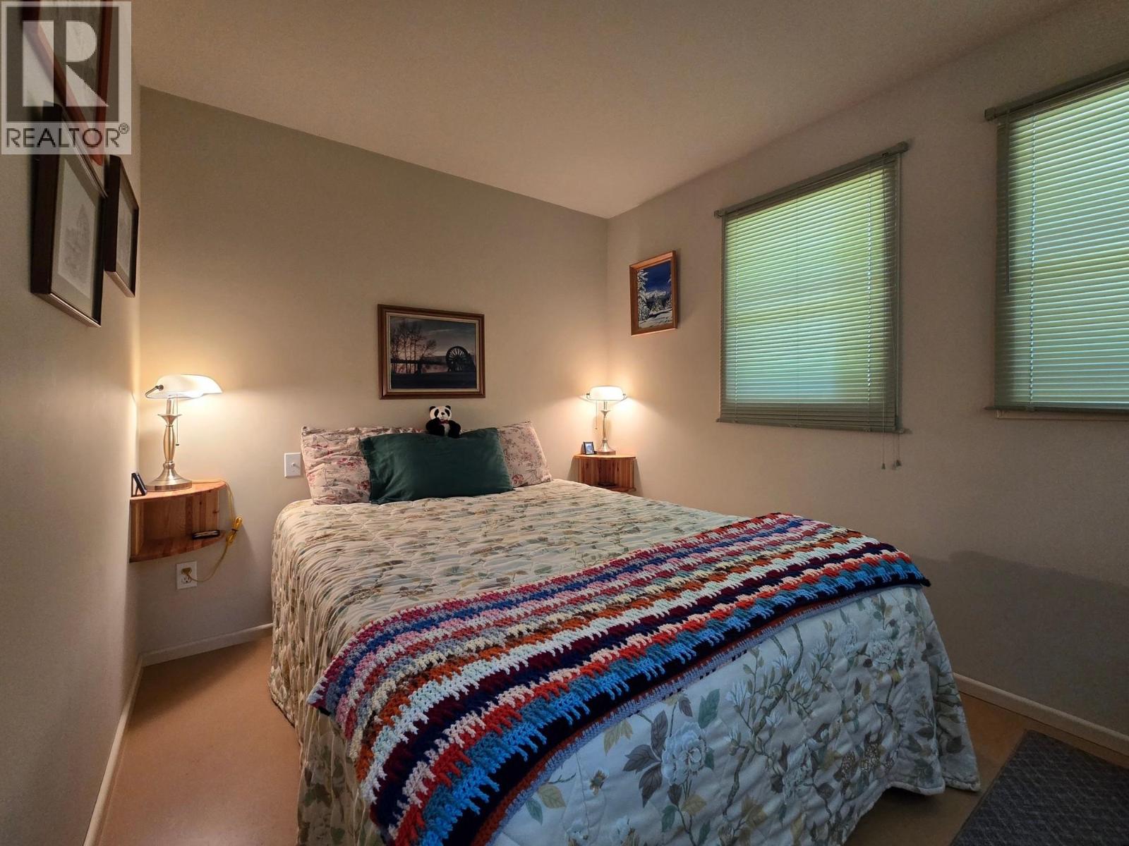 2842 PIONEER CRESCENT - 32