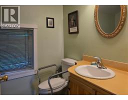 2842 Pioneer Crescent, 150 Mile House, BC V0K2G0 Photo 28
