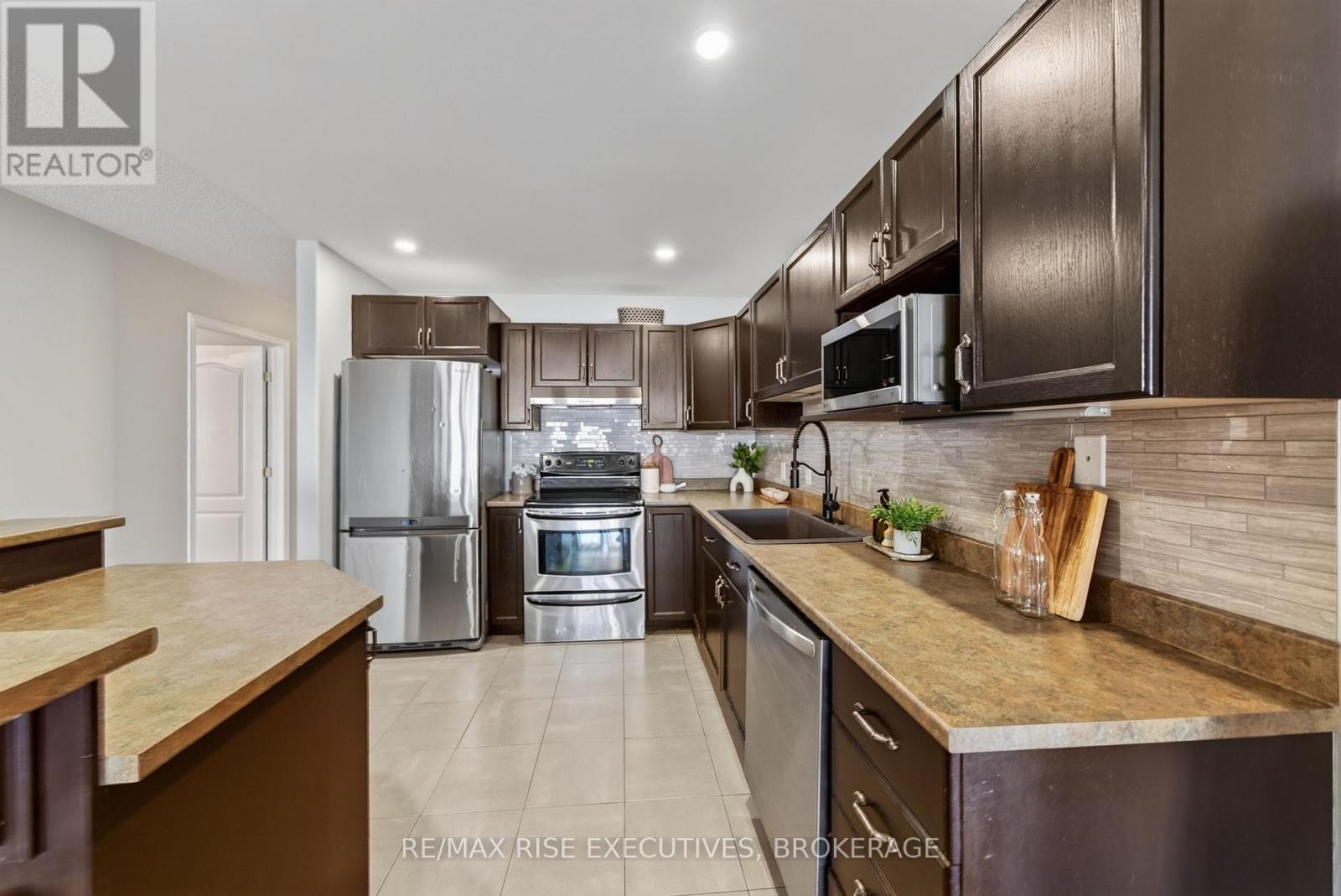 2030 SWANFIELD STREET - 22