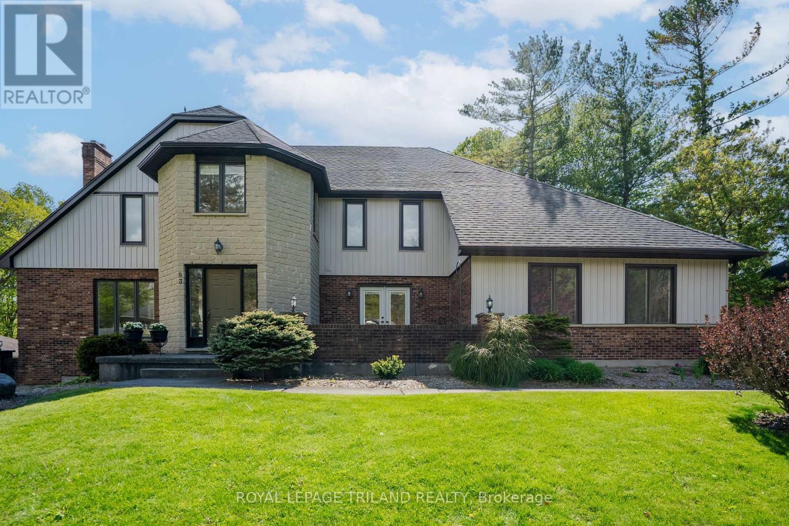 83 BLACKBURN CRESCENT - 3