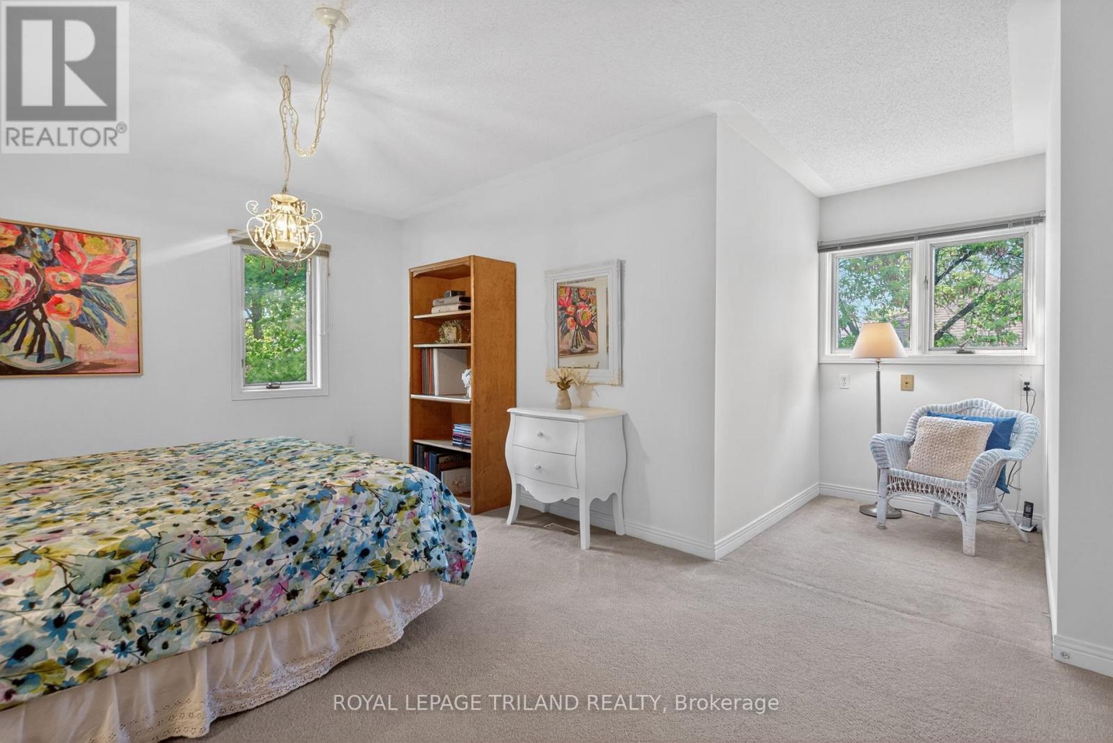 83 BLACKBURN CRESCENT - 32