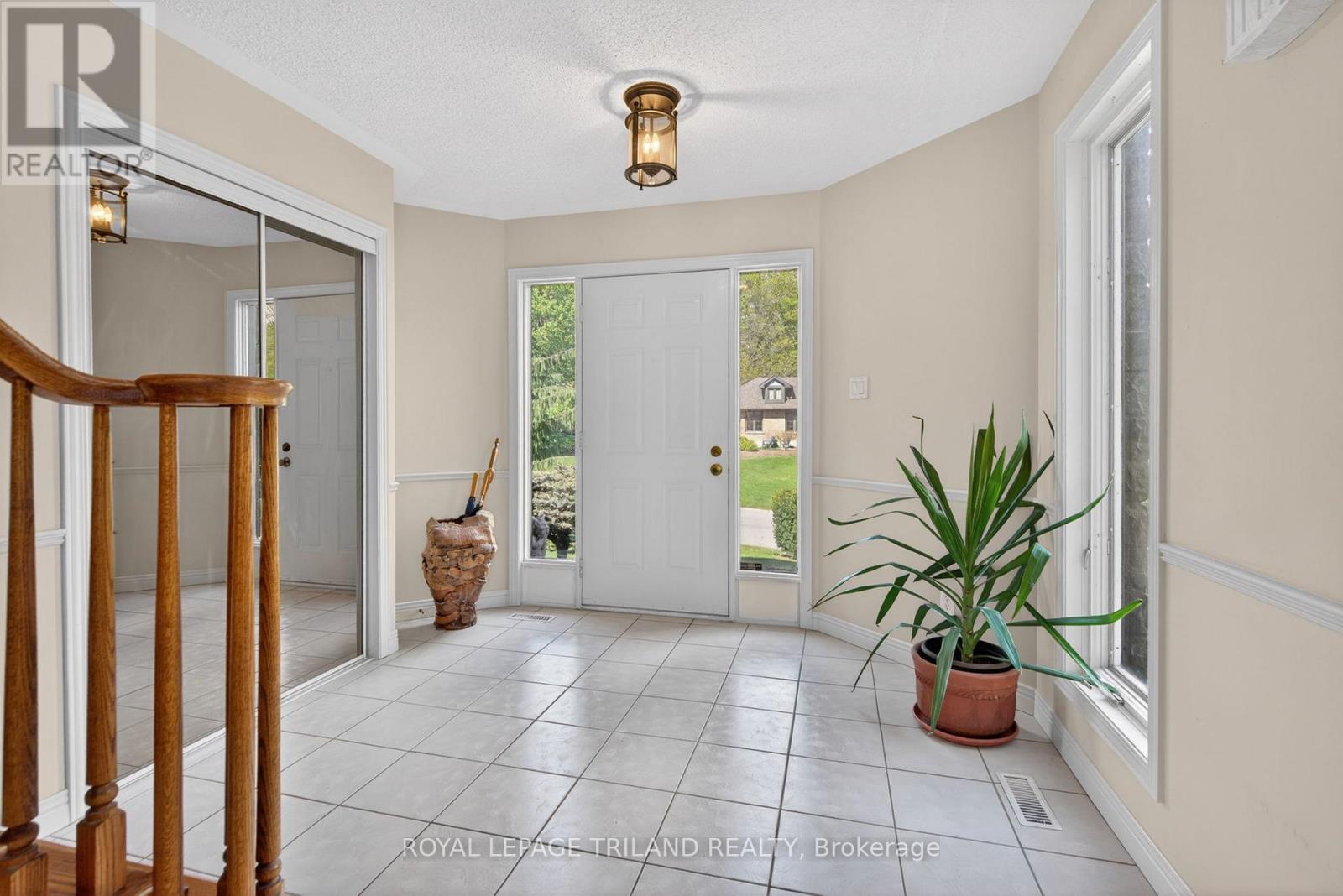 83 BLACKBURN CRESCENT - 6