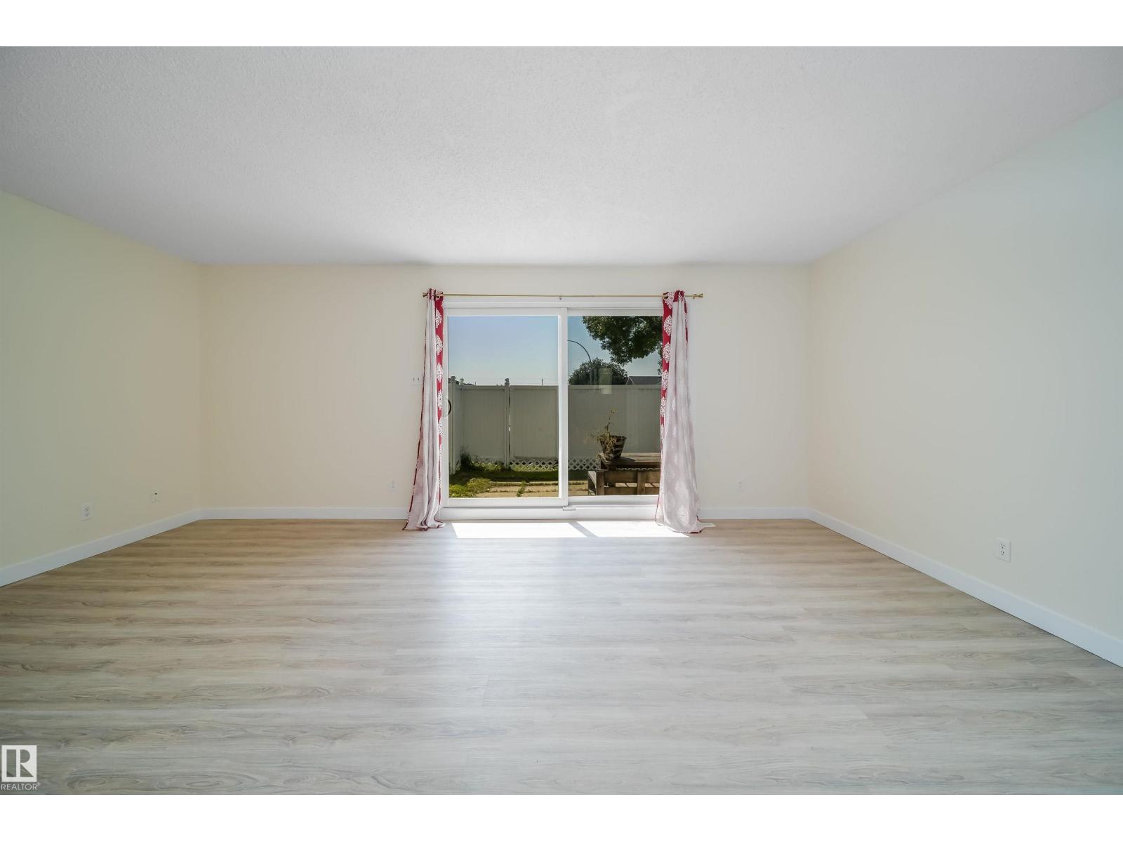 11432 139 AV NW - 14